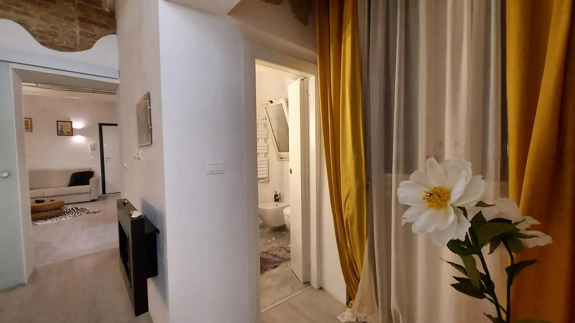 Dimora D'Arte Apartment Ferrara Italy